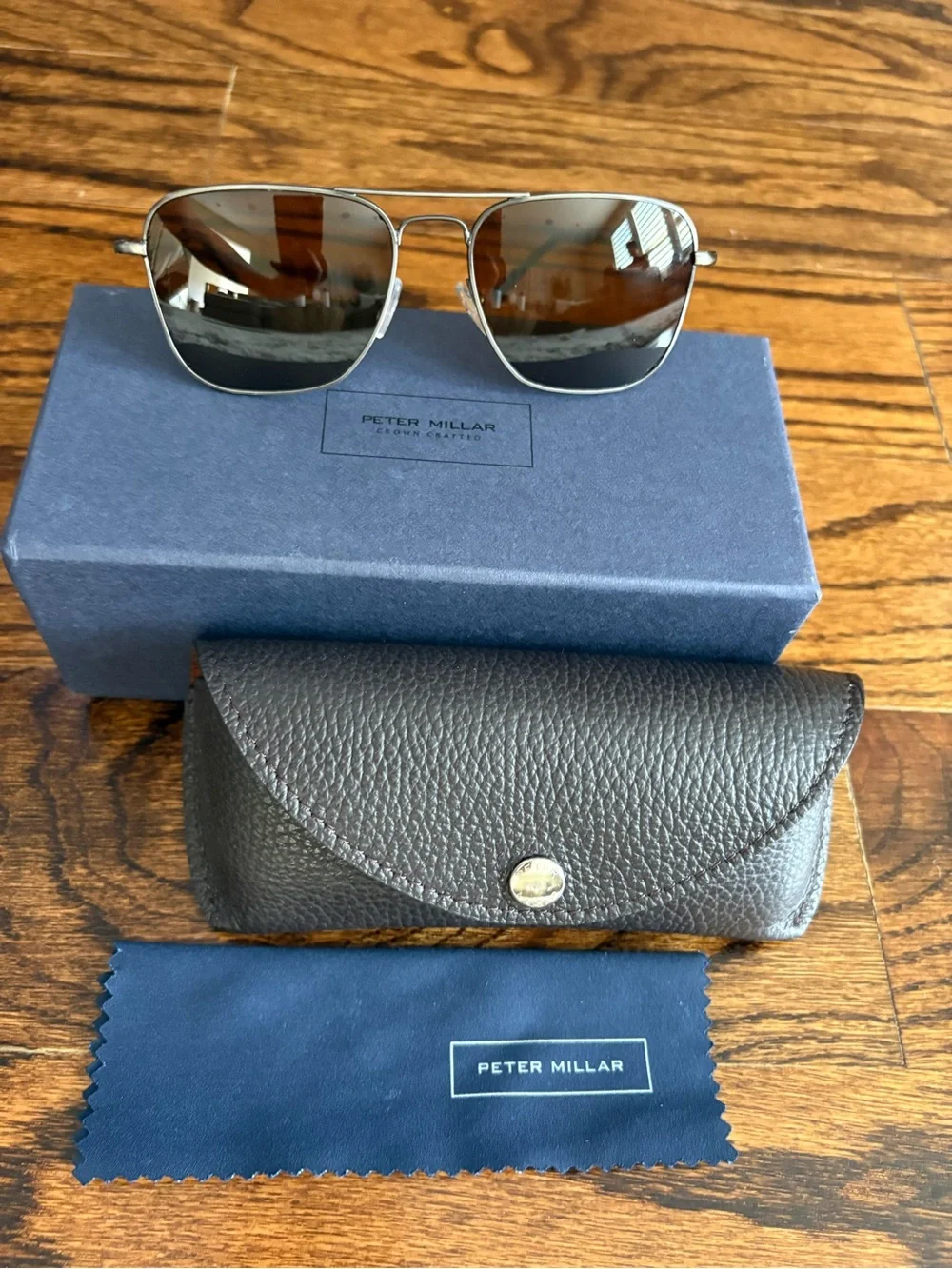 Peter Millar MF23XA24 Polarized Sunglasses with Case and Cloth